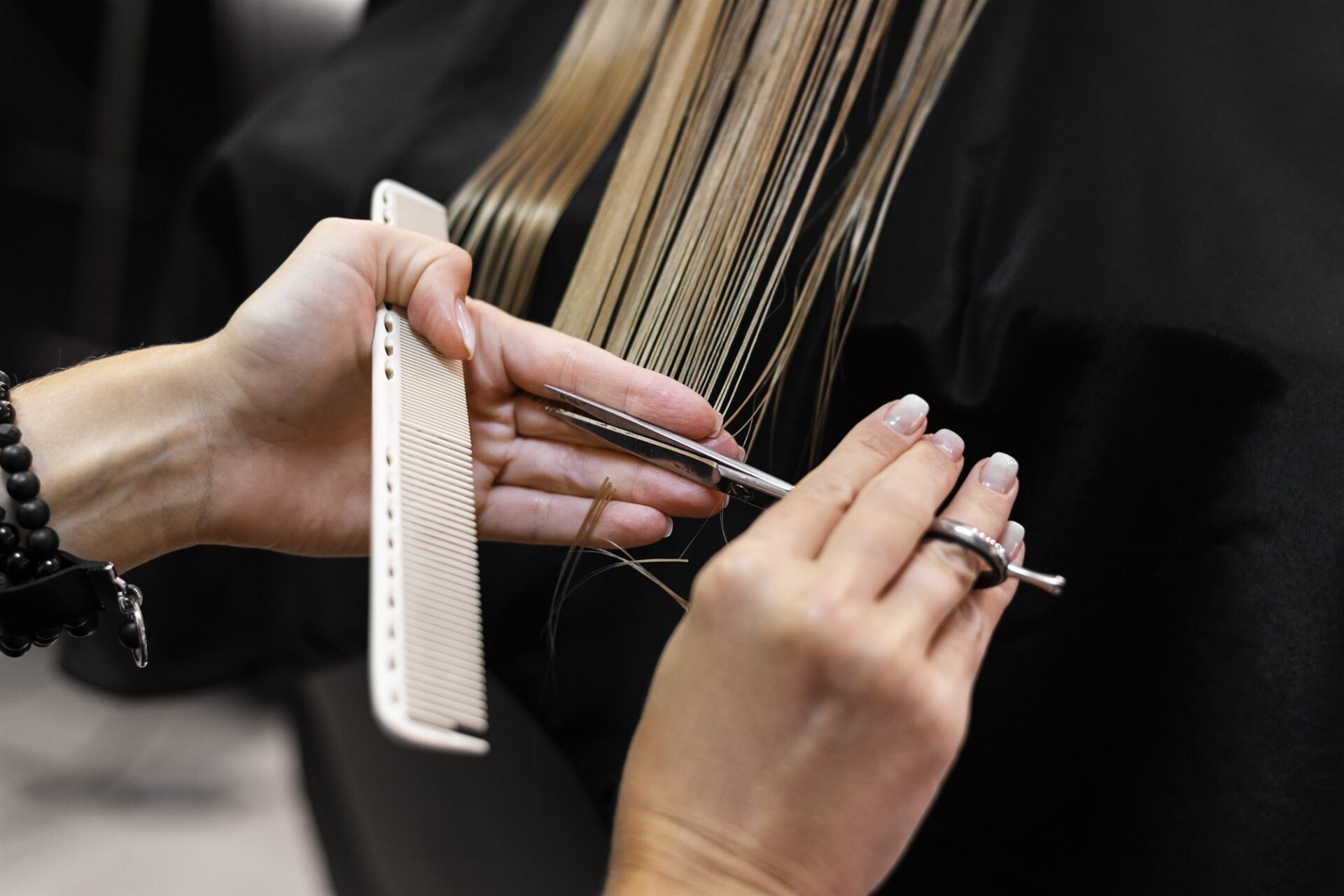 Dry cutting’ is the new haircut technique that promises superior salon results